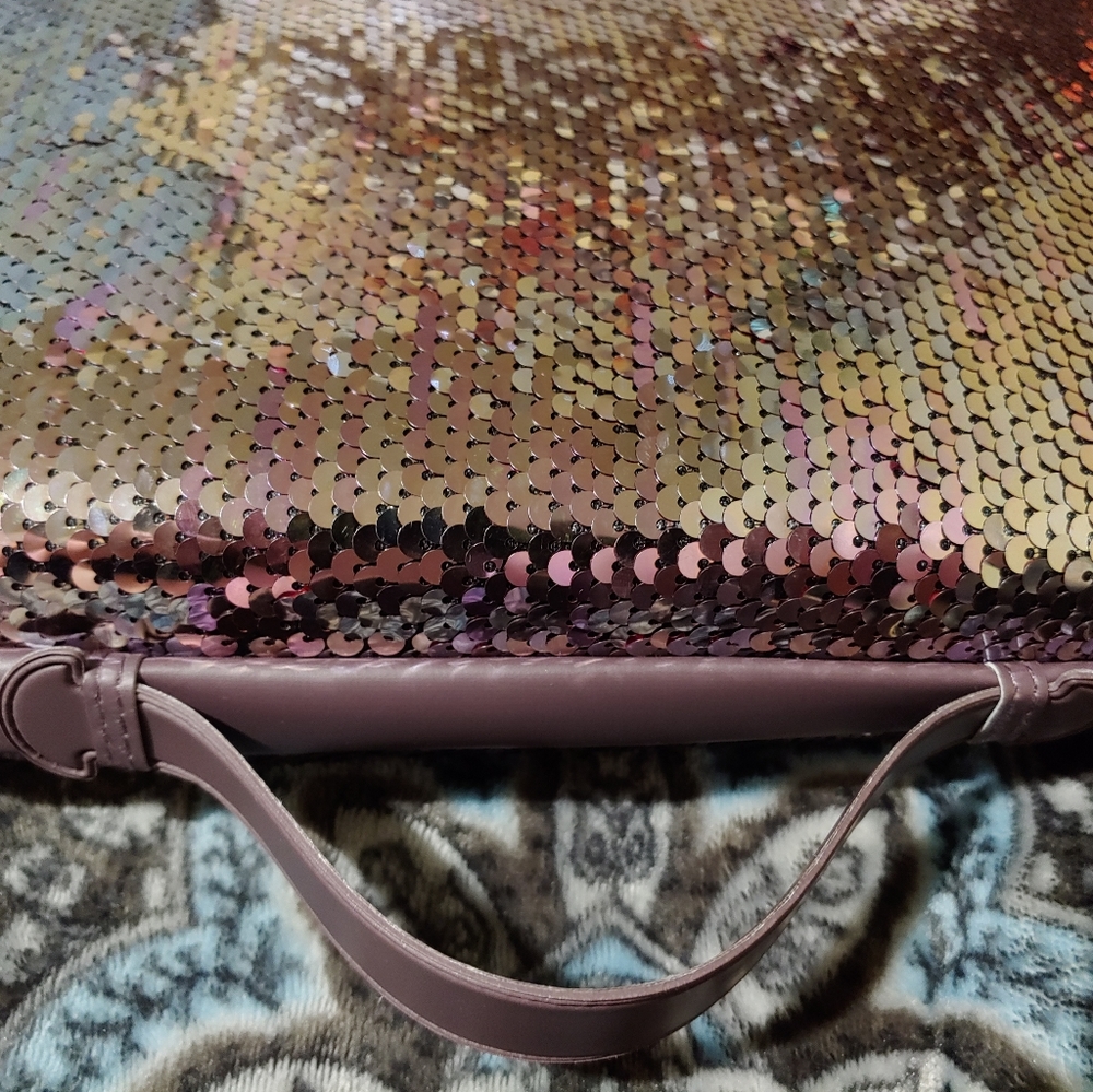 (1) LEFT!! Glamour on-the-go by ULTA beauty - Picture 4 of 4